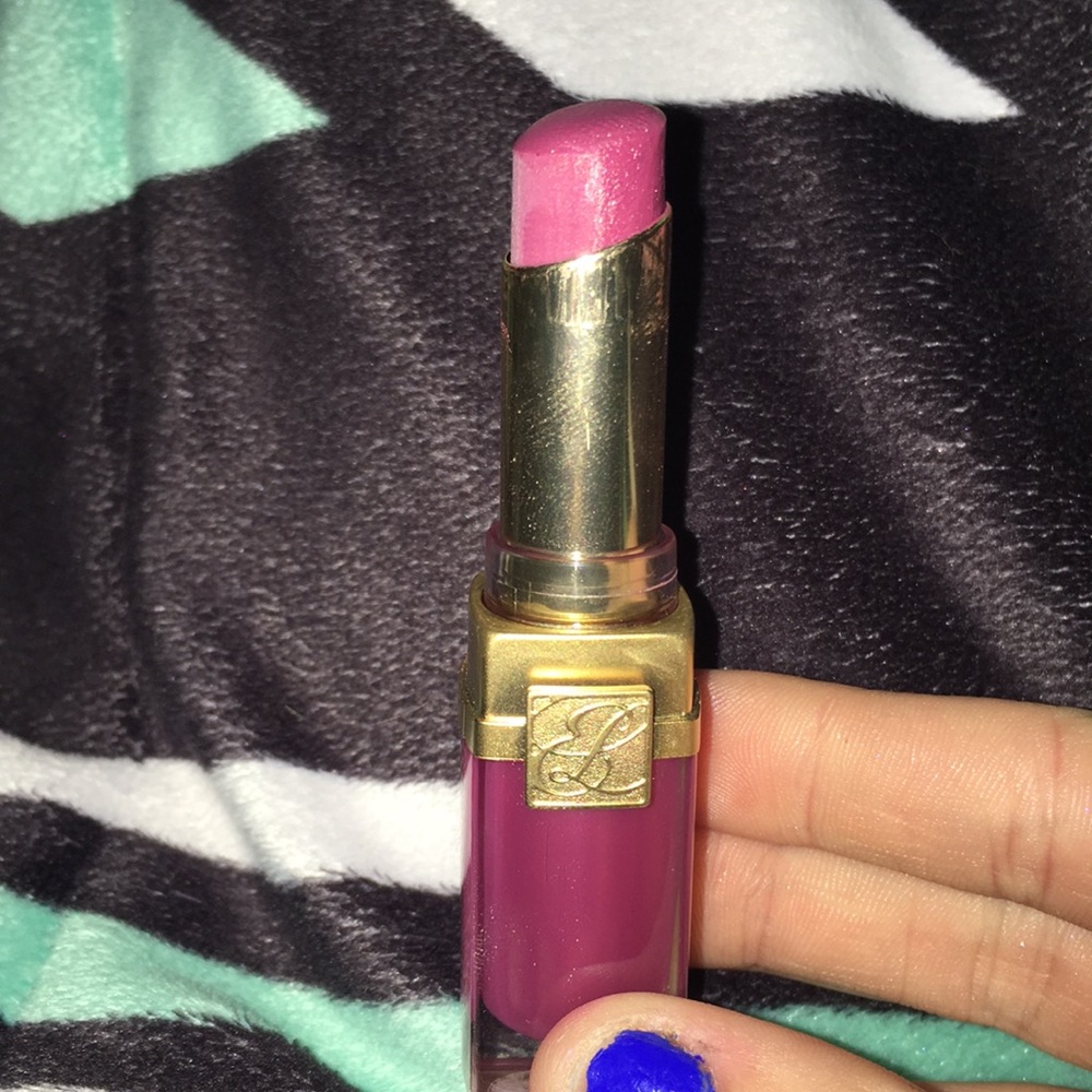 Lipstick - Picture 3 of 4